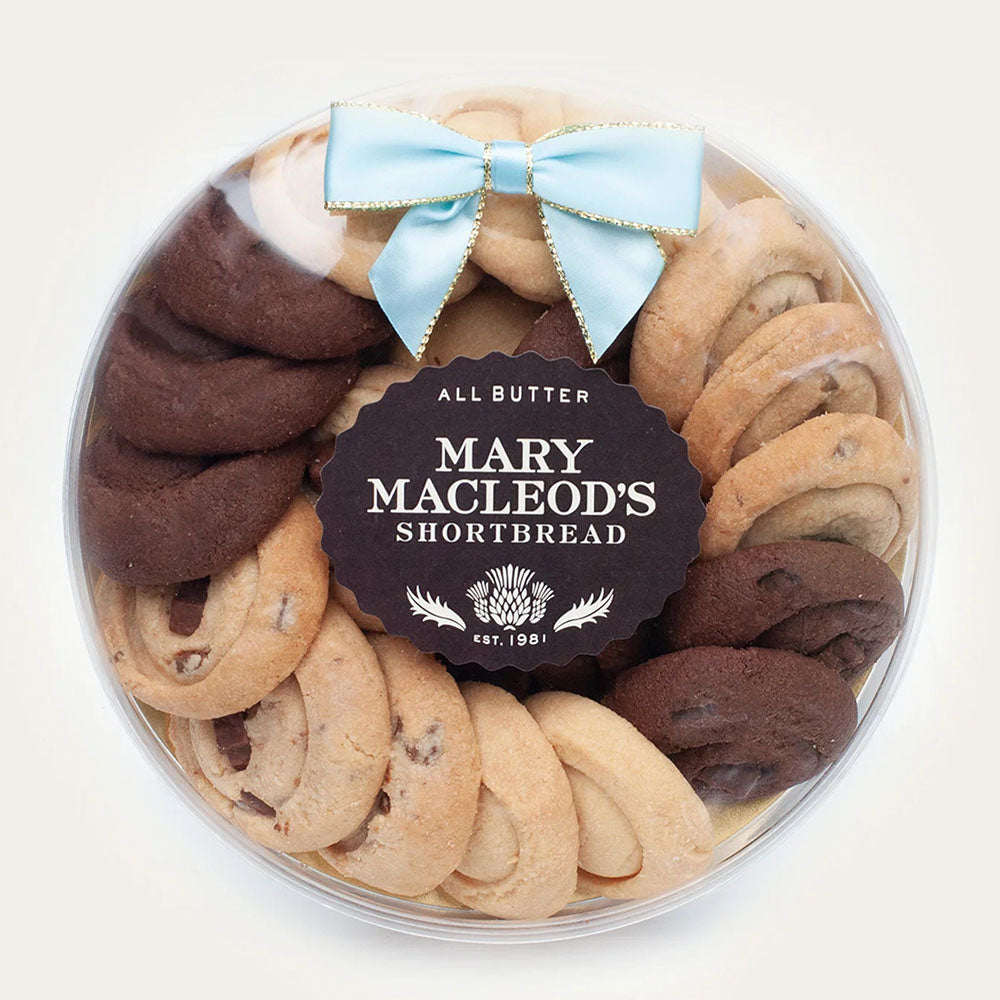 Clear Round With 21 Signature Chocolate Crunch Shortbread Cookies